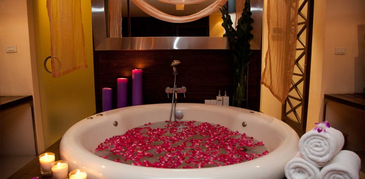 anne-semonin-spa-jacuzzi-2-2