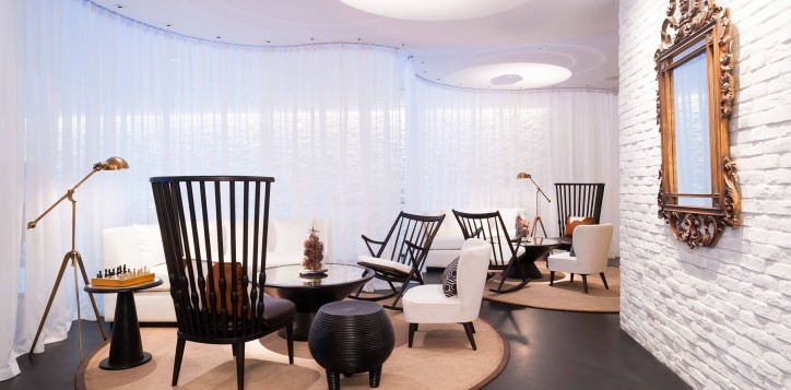 playground-on-mezzanine-seating-area-2-2