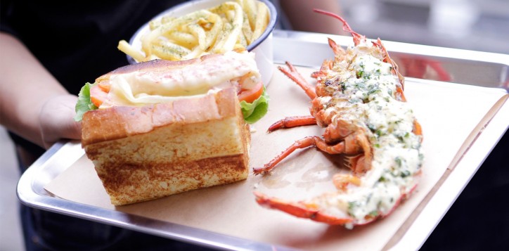 festive-lobster-roll-at-25-degrees-2