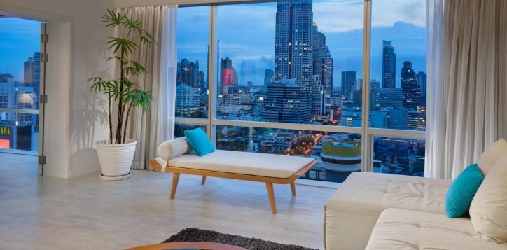 g-suite-with-night-view-pullman-bangkok-2