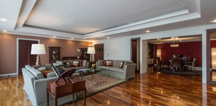 presidential-suite-living-room-2