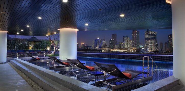 swimming-pool-pullman-bangkok-2