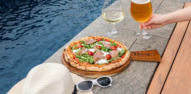 happy-hours-by-the-pool