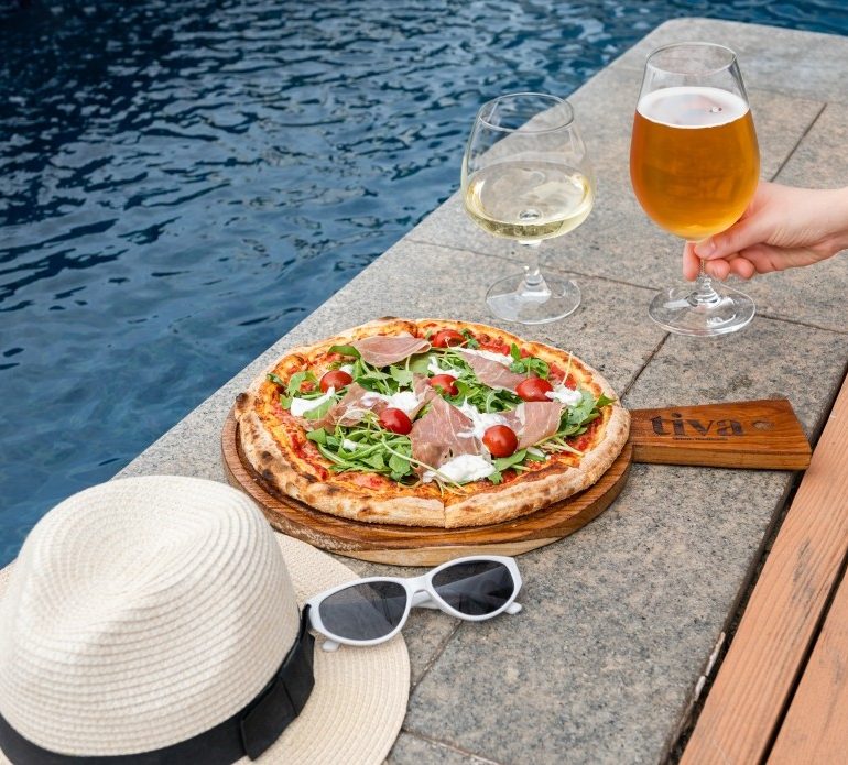 happy-hours-by-the-pool